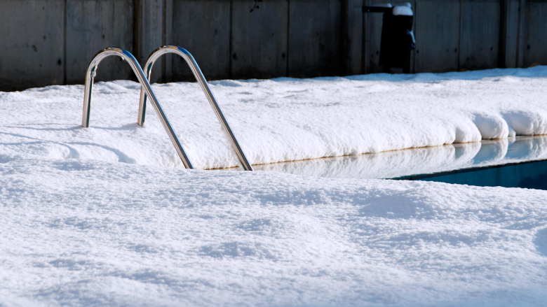 Cómo mantener la piscina en invierno