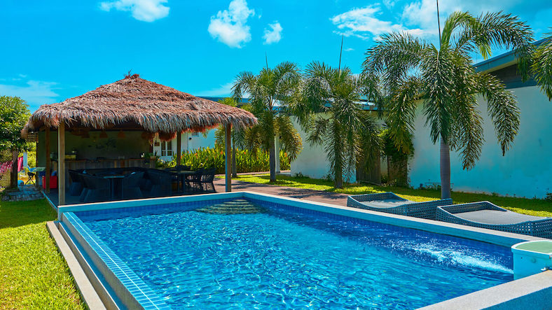Piscina en el jardin