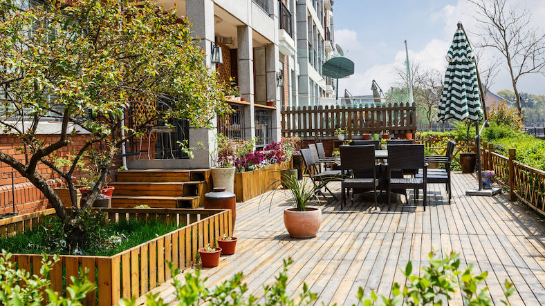 Terraza con suelo de madera-pintar suelo terraza