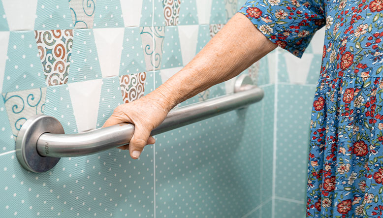 barra baño para mayores